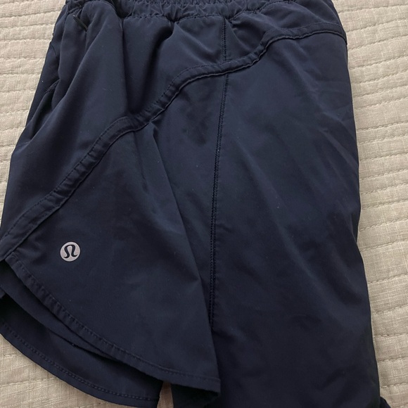 Lululemon shorts size 18 white and blue high rise like new - Picture 8 of 9